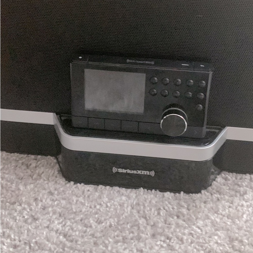 SiriusXM Dock and Sepeate radio attachem sattrlite portable